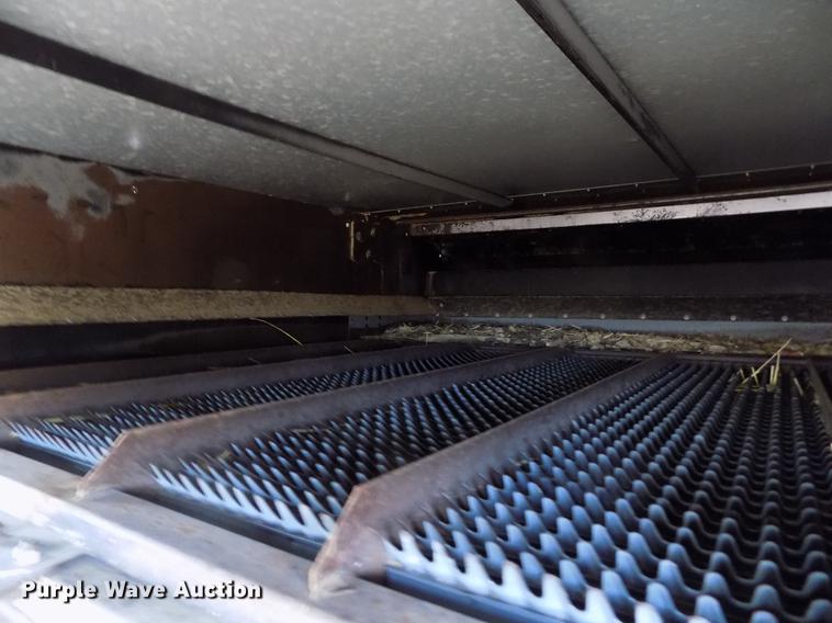 image for item ER9178 1990 Gleaner R60 combine and header