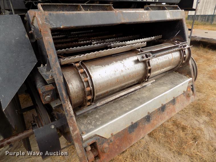 image for item ER9178 1990 Gleaner R60 combine and header