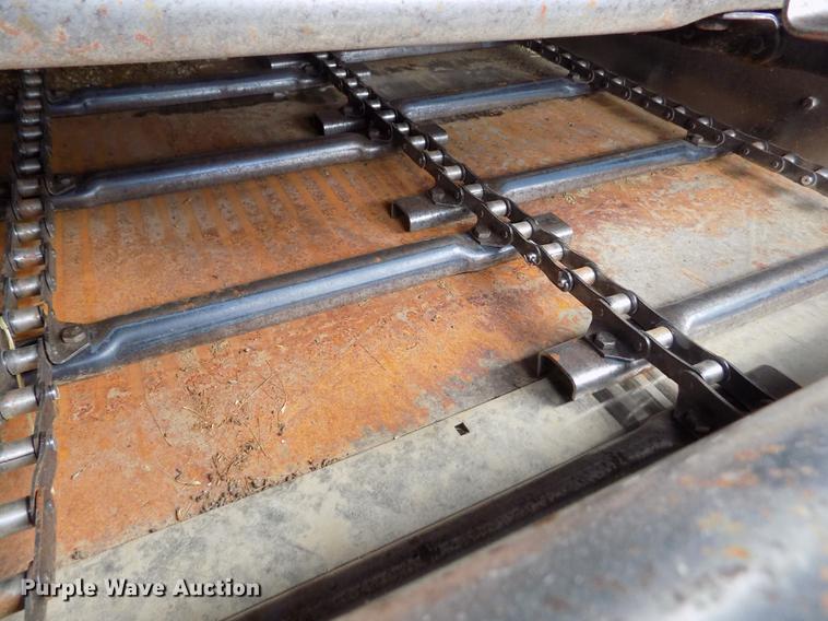 image for item ER9178 1990 Gleaner R60 combine and header