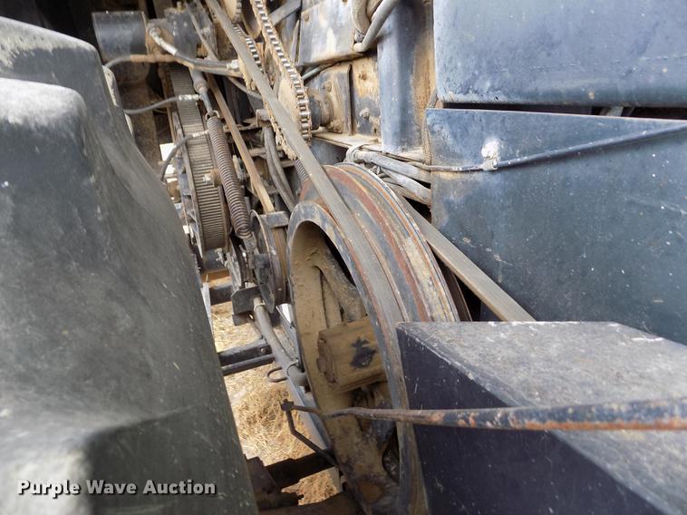 image for item ER9178 1990 Gleaner R60 combine and header