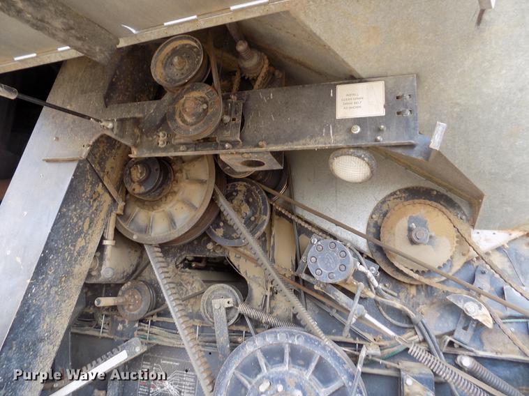 image for item ER9178 1990 Gleaner R60 combine and header