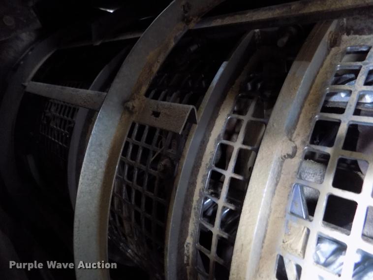 image for item ER9178 1990 Gleaner R60 combine and header