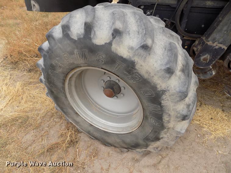 image for item ER9178 1990 Gleaner R60 combine and header