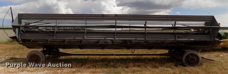 image for item ER9178 1990 Gleaner R60 combine and header