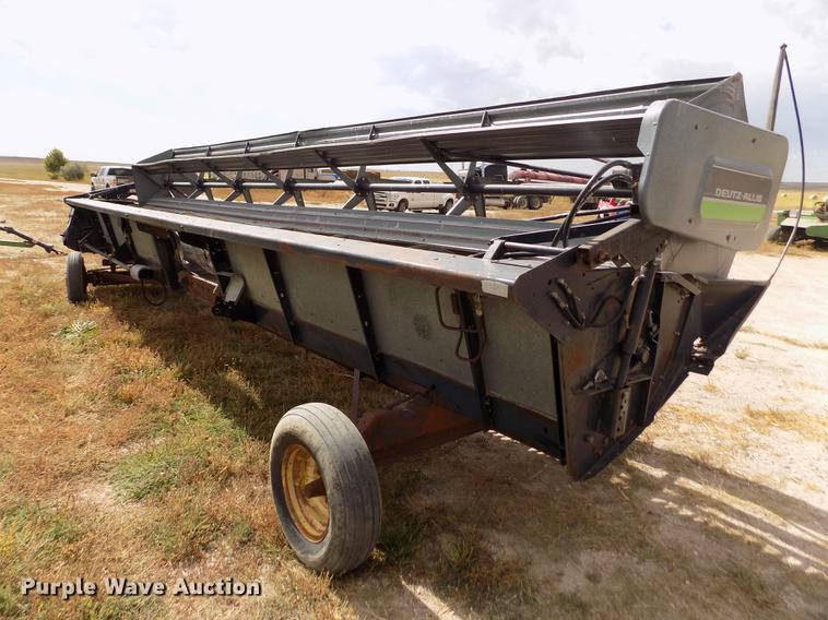 image for item ER9178 1990 Gleaner R60 combine and header