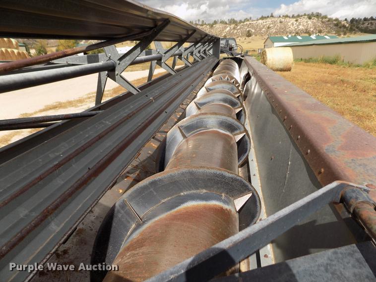 image for item ER9178 1990 Gleaner R60 combine and header