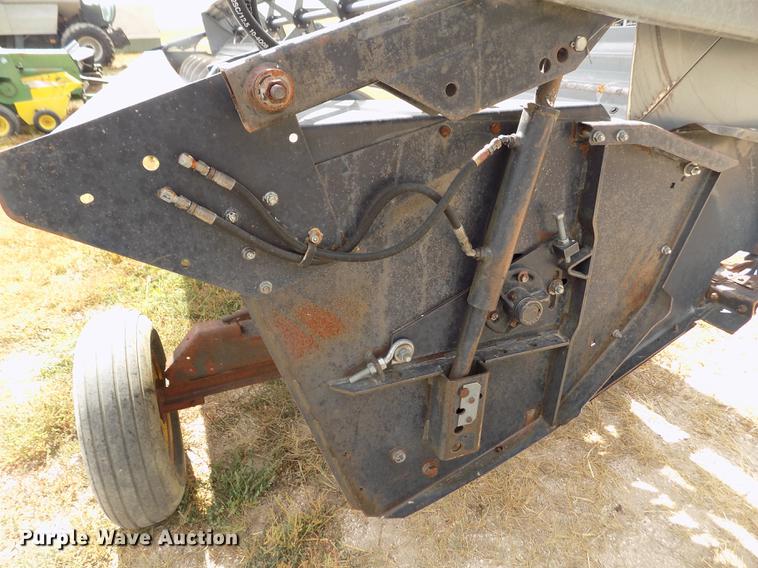 image for item ER9178 1990 Gleaner R60 combine and header