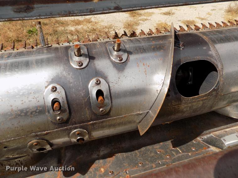 image for item ER9178 1990 Gleaner R60 combine and header