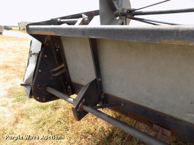 image for item ER9178 1990 Gleaner R60 combine and header