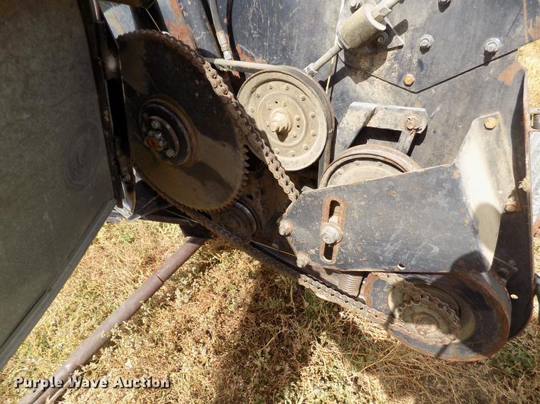 image for item ER9178 1990 Gleaner R60 combine and header