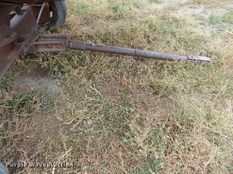 image for item ER9178 1990 Gleaner R60 combine and header