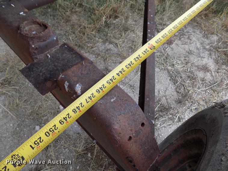 image for item ER9178 1990 Gleaner R60 combine and header