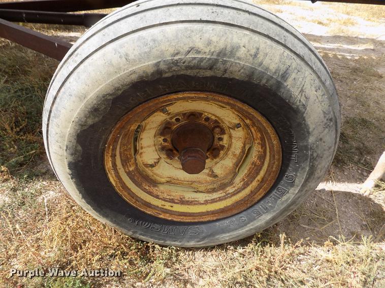 image for item ER9178 1990 Gleaner R60 combine and header