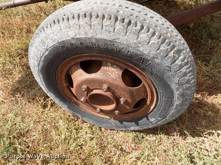 image for item ER9178 1990 Gleaner R60 combine and header