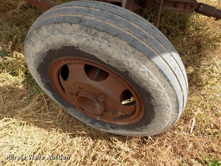 image for item ER9178 1990 Gleaner R60 combine and header