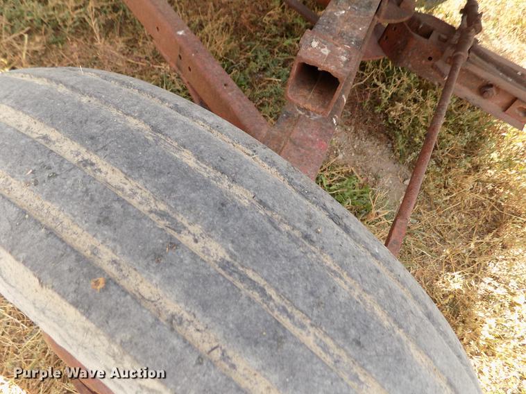 image for item ER9178 1990 Gleaner R60 combine and header