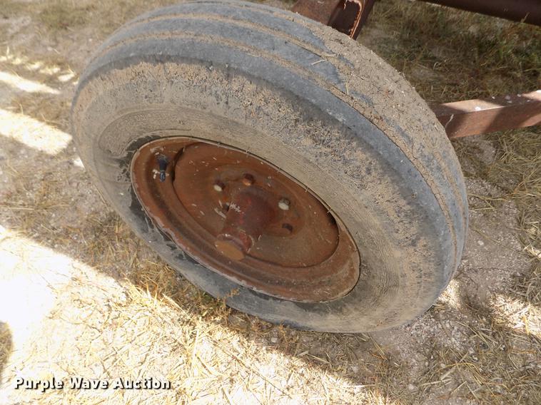 image for item ER9178 1990 Gleaner R60 combine and header