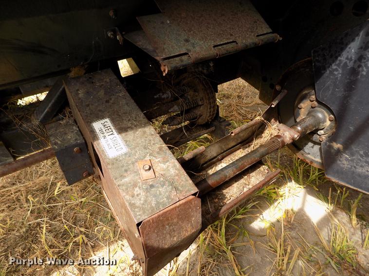 image for item ER9179 1990 Deutz Allis corn head