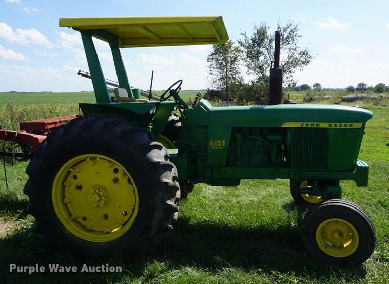 image for item ES9982 1967 John Deere 4020 tractor