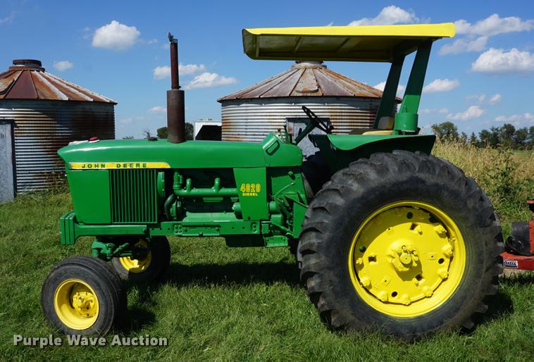 image for item ES9982 1967 John Deere 4020 tractor