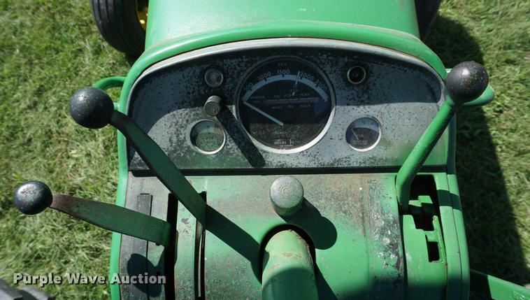 image for item ES9982 1967 John Deere 4020 tractor