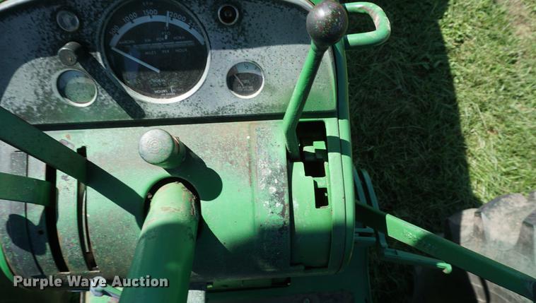 image for item ES9982 1967 John Deere 4020 tractor