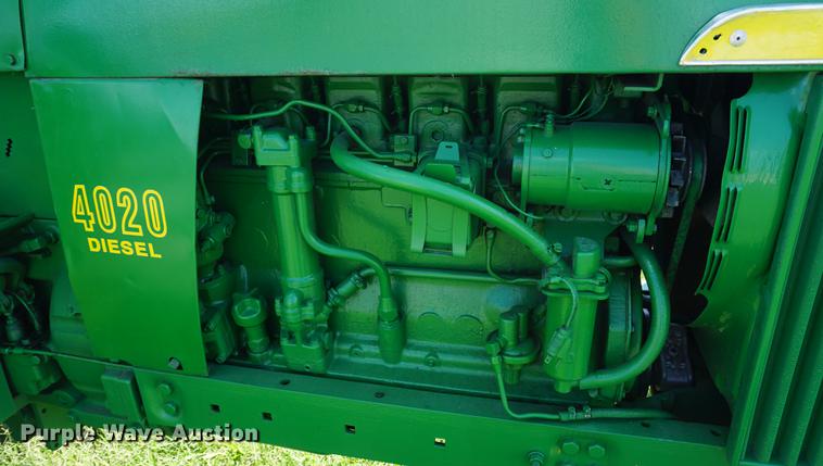 image for item ES9982 1967 John Deere 4020 tractor