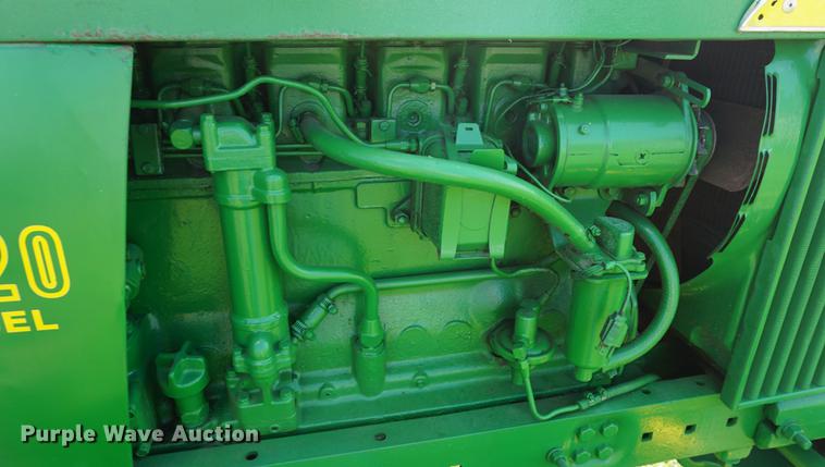 image for item ES9982 1967 John Deere 4020 tractor