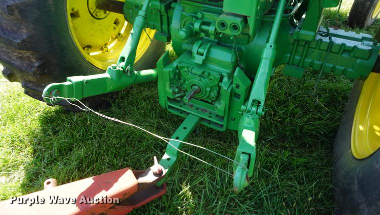 image for item ES9982 1967 John Deere 4020 tractor