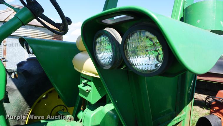 image for item ES9982 1967 John Deere 4020 tractor