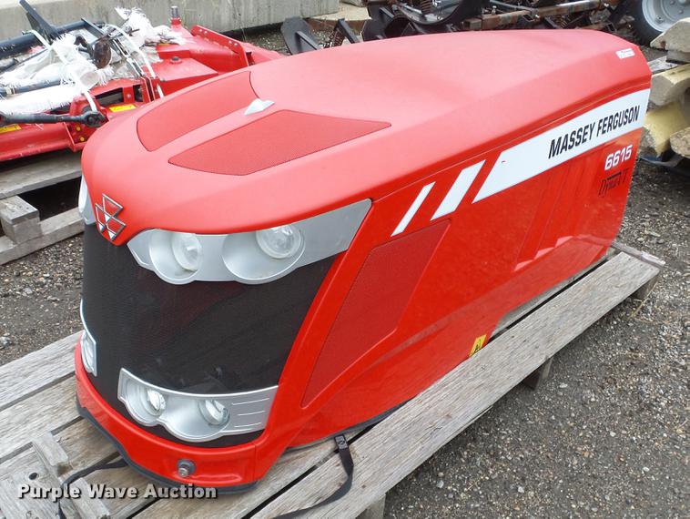 MasseyFerguson 6615 DynaVT steel tractor hood in Hesston, KS Item