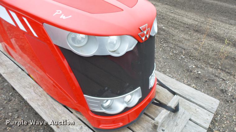 image for item FE9005 Massey-Ferguson 6615 Dyna-VT steel tractor hood