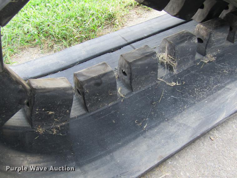 image for item FI9501 (2) 24.5"W rubber tracks