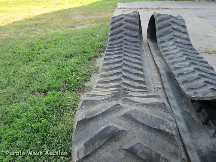 image for item FI9501 (2) 24.5"W rubber tracks