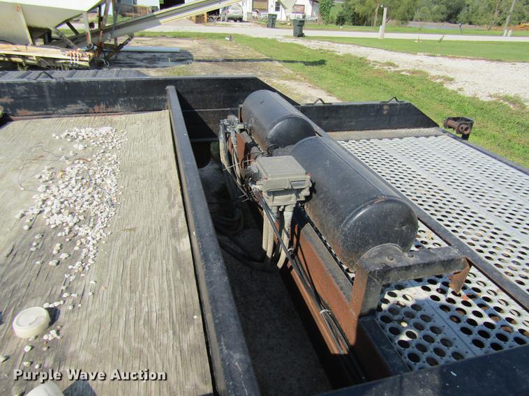 image for item FI9503 1998 Terra Flex ST340 sprayer trailer