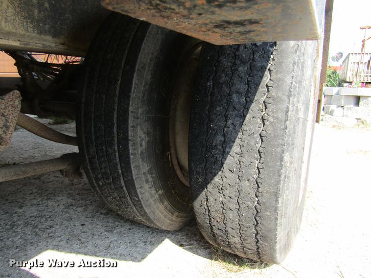 image for item FI9503 1998 Terra Flex ST340 sprayer trailer