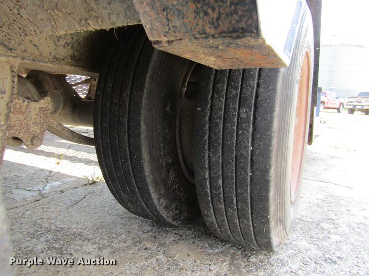 image for item FI9503 1998 Terra Flex ST340 sprayer trailer