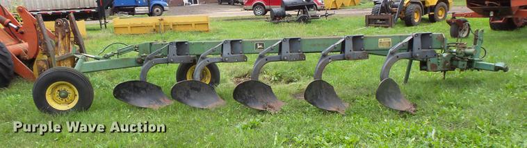 image for item FT9938 John Deere 2600 five bottom plow