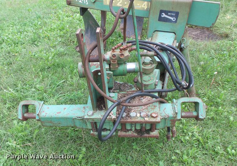 image for item FT9938 John Deere 2600 five bottom plow