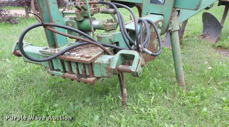 image for item FT9938 John Deere 2600 five bottom plow
