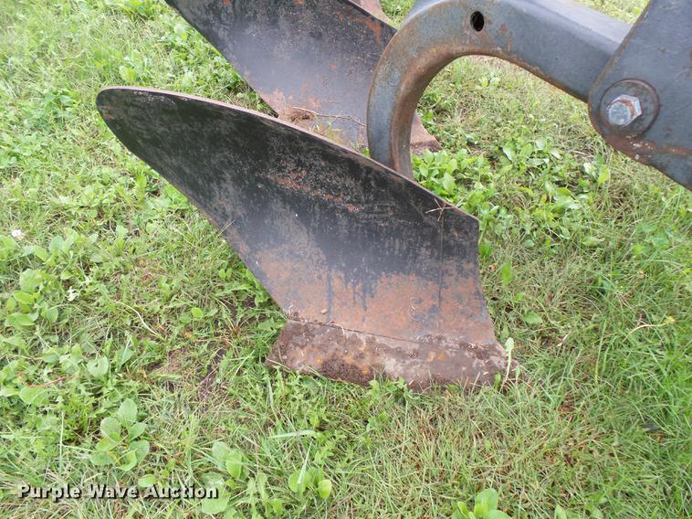 image for item FT9938 John Deere 2600 five bottom plow