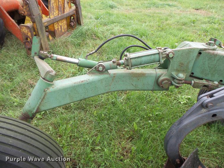 image for item FT9938 John Deere 2600 five bottom plow