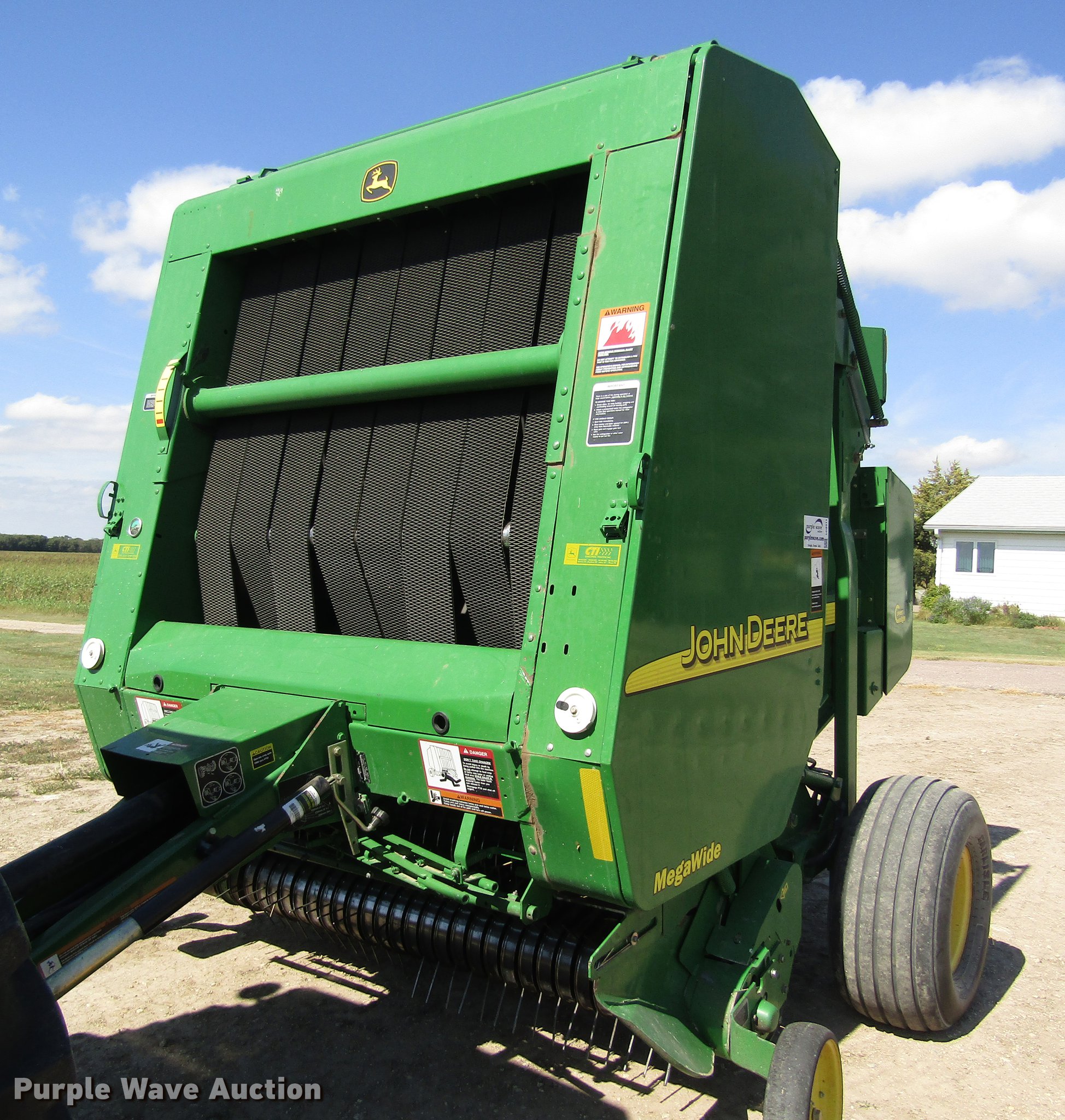 2004 John Deere 567 round baler in Glen Elder, KS Item DD8911 sold