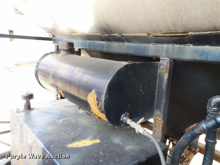 image for item DB7010 Adams fertilizer tender