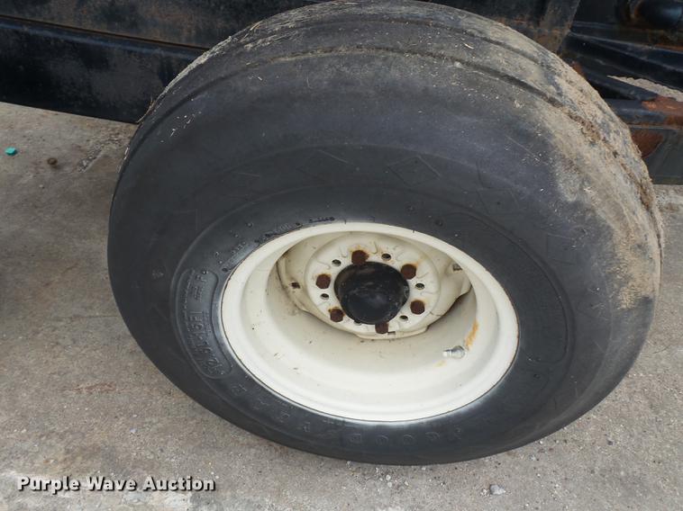 image for item DB7010 Adams fertilizer tender