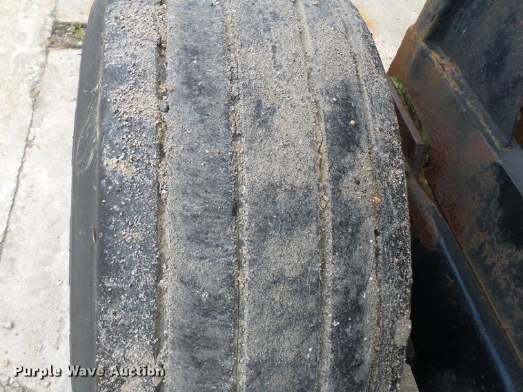 image for item DB7010 Adams fertilizer tender