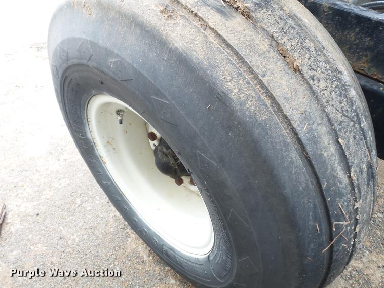 image for item DB7010 Adams fertilizer tender