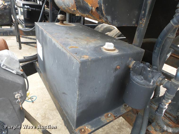 image for item DB7012 Adams fertilizer tender