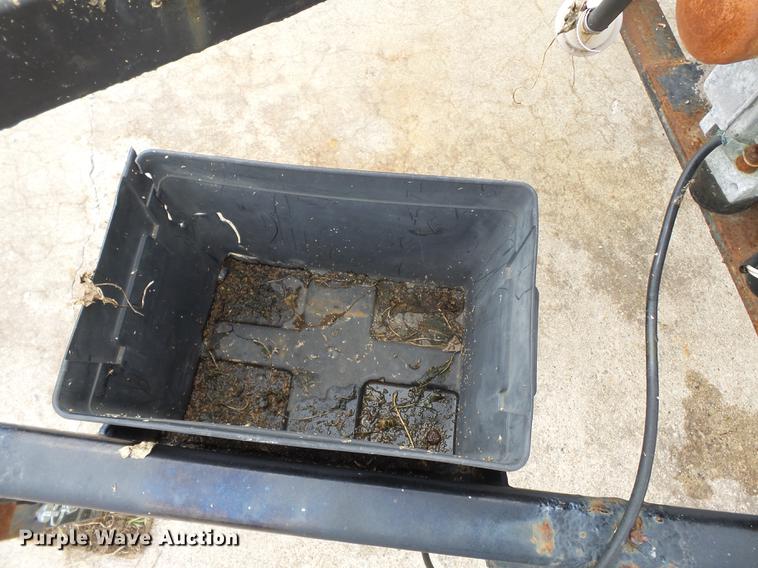 image for item DB7012 Adams fertilizer tender