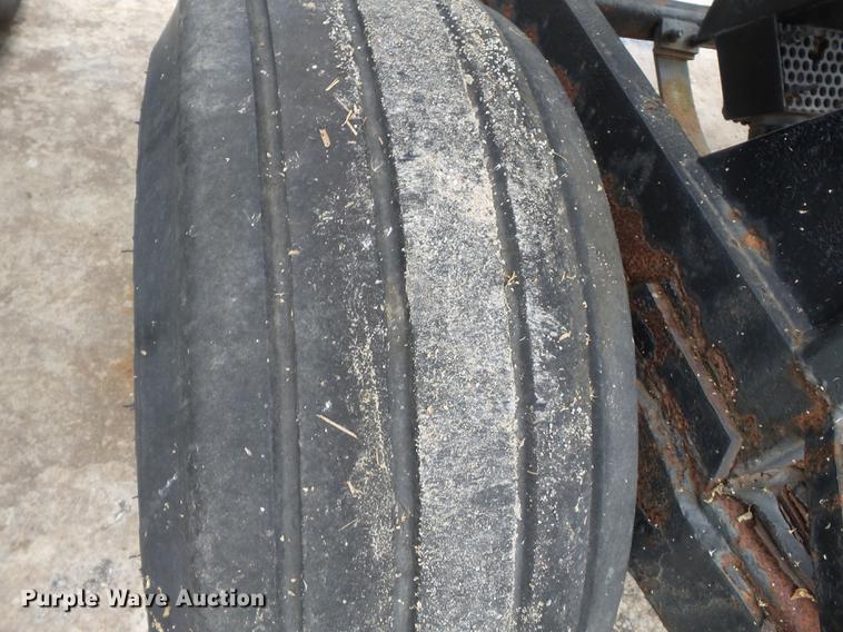 image for item DB7012 Adams fertilizer tender